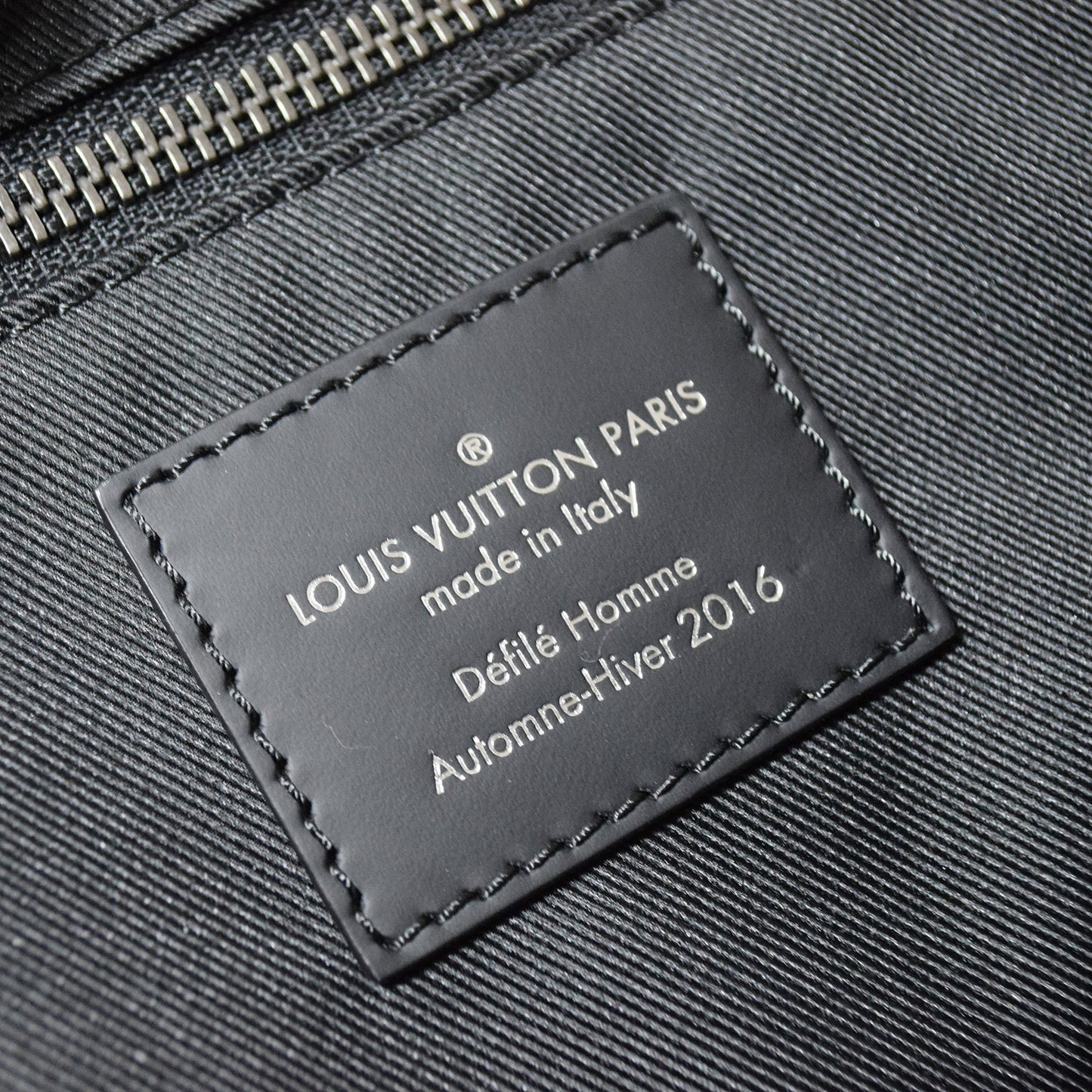 SALE LOUIS VUITTON ルイ・ヴィトン メッセンジャー ヴォワヤージュMM M43276 モノグラム・エクリプス ブラック メンズ ショルダーバッグ
LV