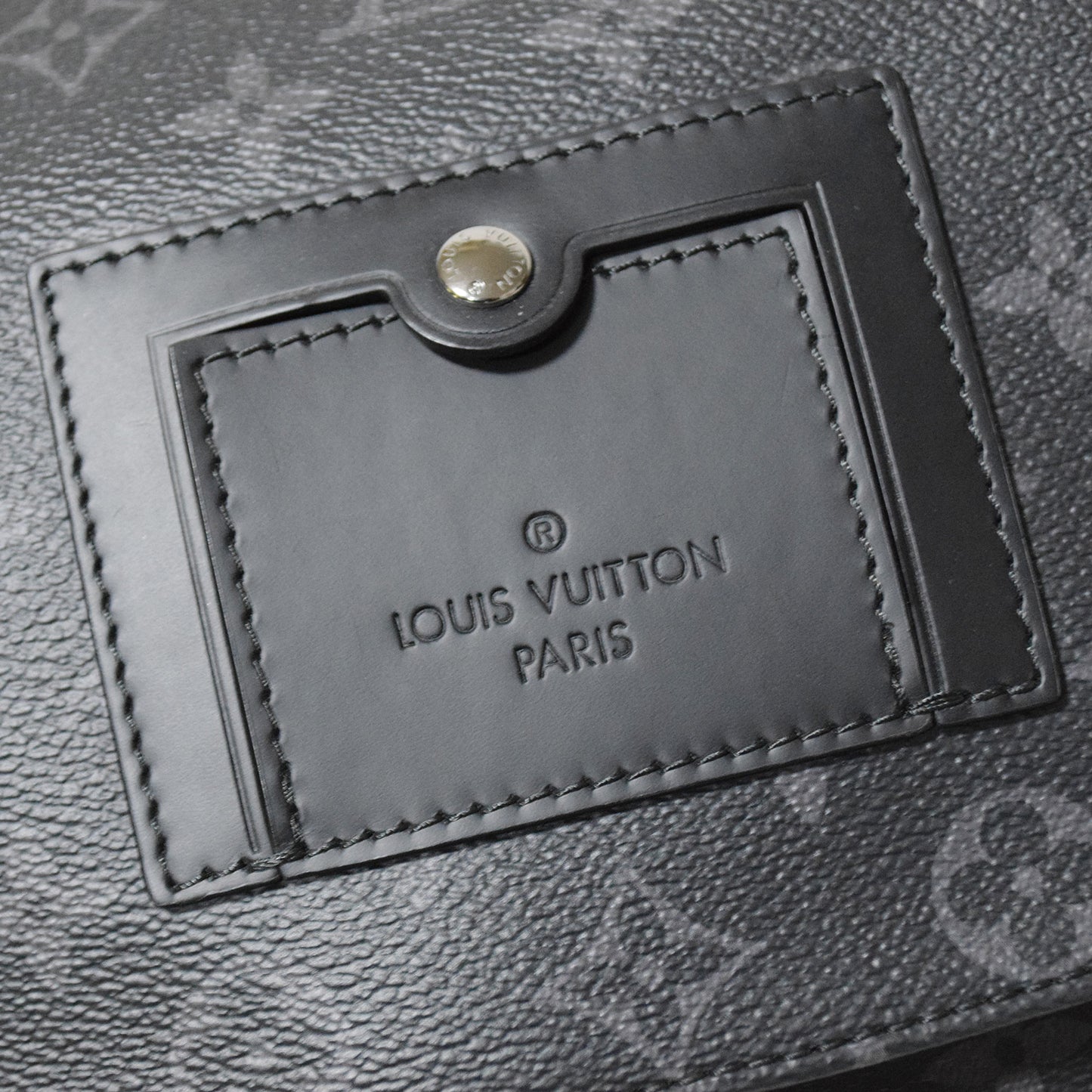 SALE LOUIS VUITTON ルイ・ヴィトン メッセンジャー ヴォワヤージュMM M43276 モノグラム・エクリプス ブラック メンズ ショルダーバッグ
LV