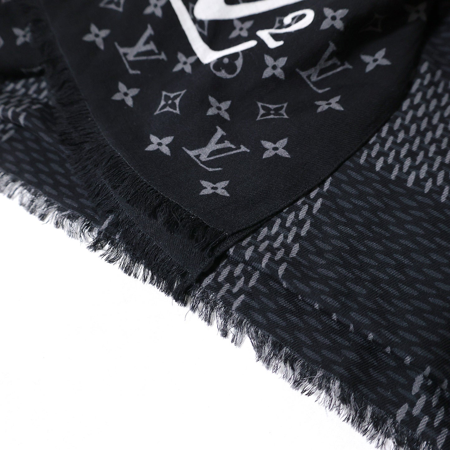 LOUIS VUITTON ルイ・ヴィトン エトール ダミエ ジャイアント ウェーブ モノグラム NIGO MP2697 ブラック レディース ストール
LV