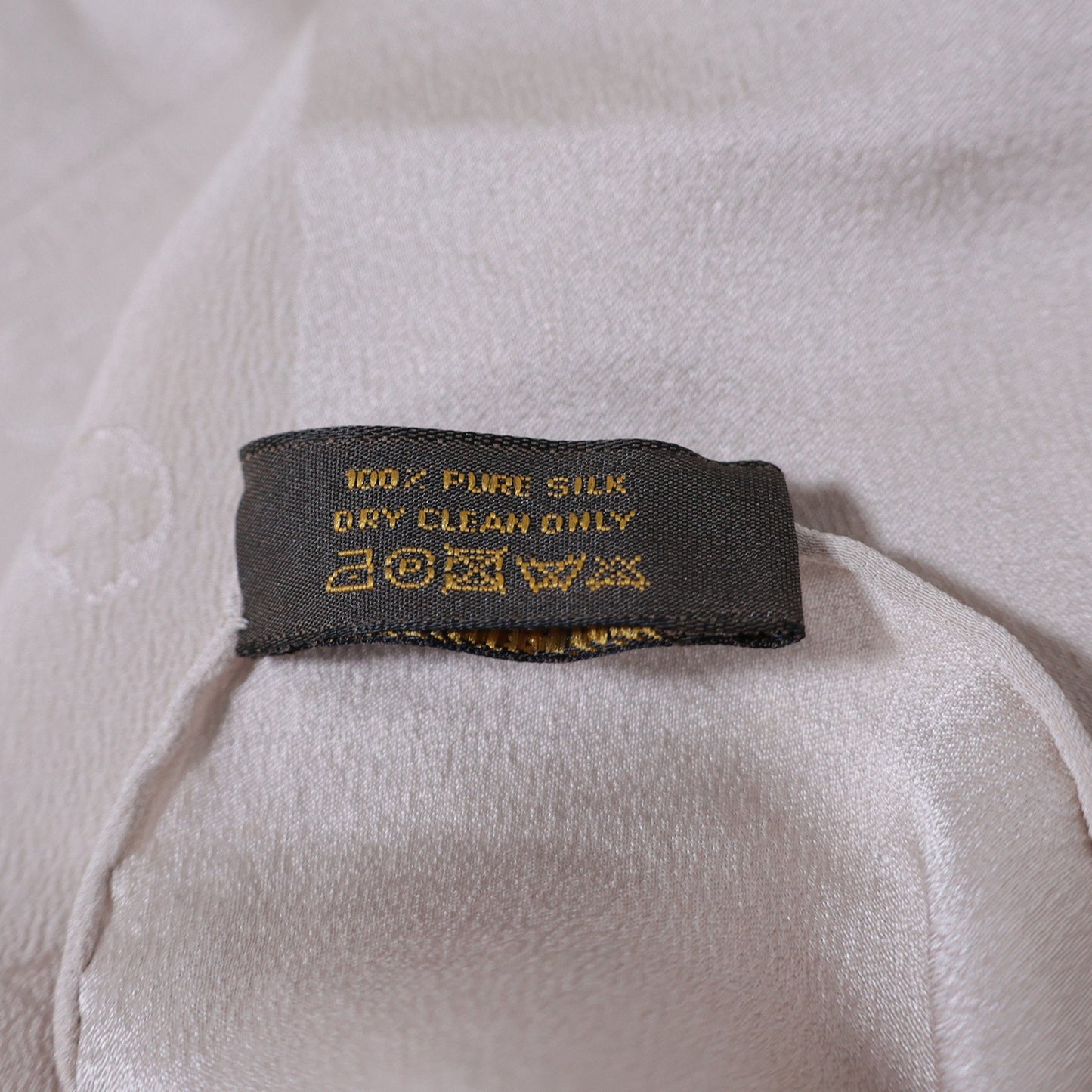 LOUIS VUITTON ルイ・ヴィトン  モノグラム シルク  ベージュ  レディース スカーフ
LV