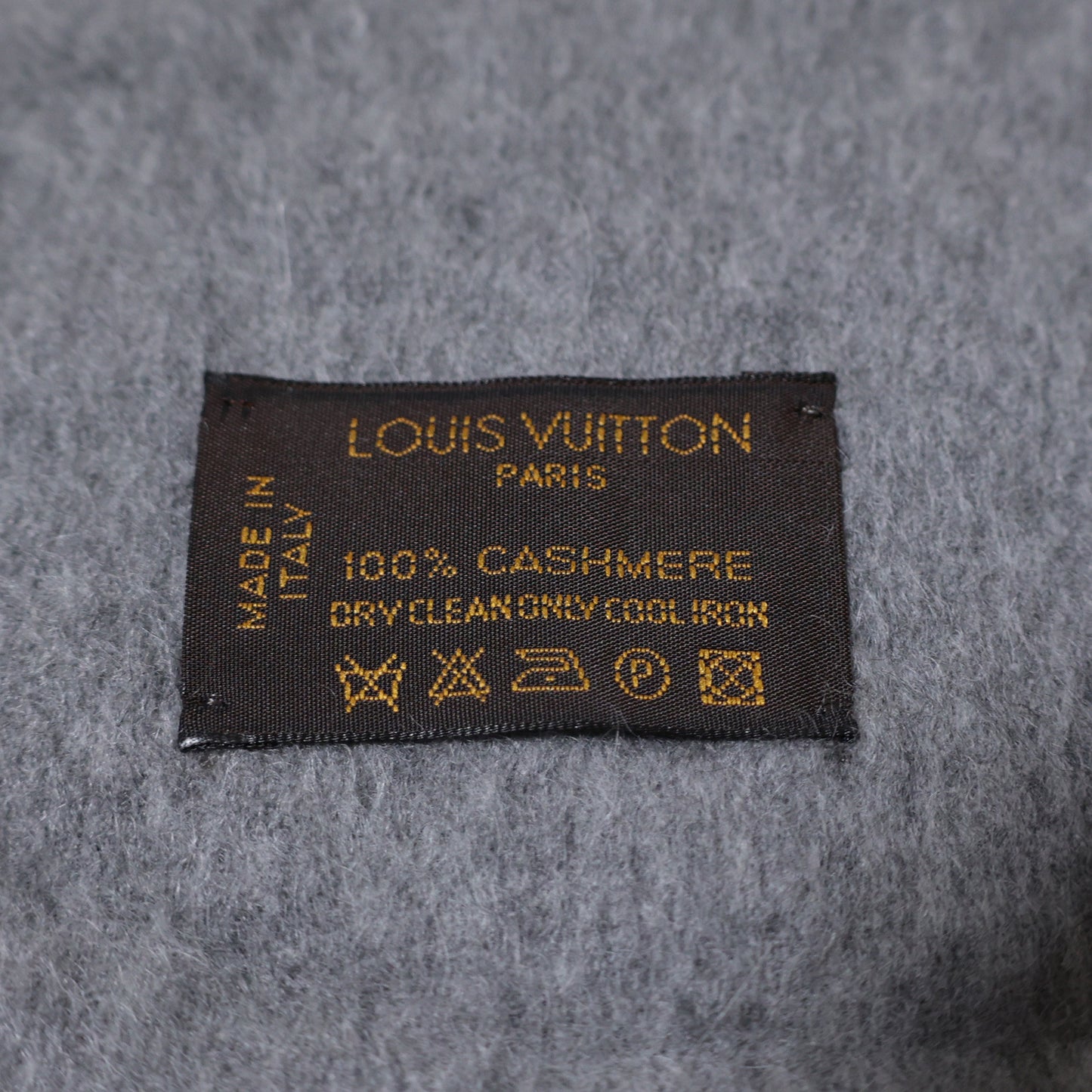 SALE LOUIS VUITTON ルイ・ヴィトン 2143800143817 カシミヤ グレー ストール グレー メンズ マフラー
LV