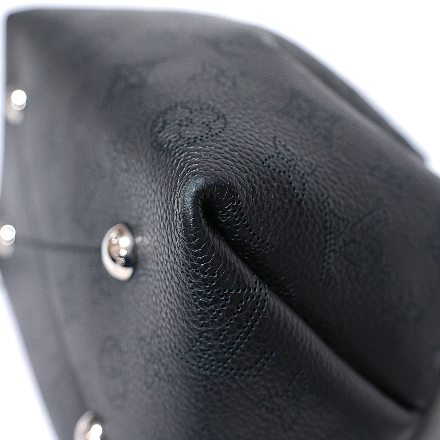 促销 LOUIS VUITTON 路易威登 Bella Monogram Mahina M57070 黑色女士单肩包
LV