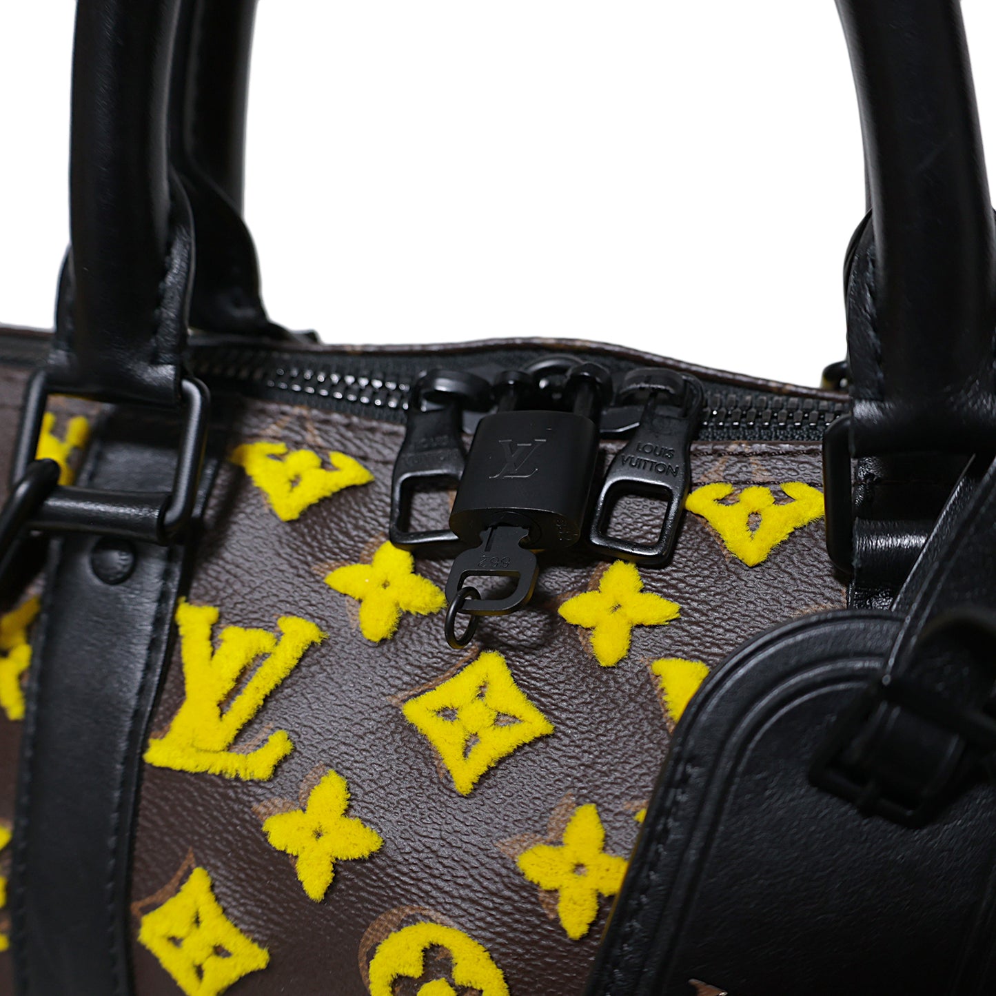 LOUIS VUITTON ルイ・ヴィトン  キーポル トリアングル50  M45069  モノグラムタフタージュ  ブラウン  メンズ ボストンバッグ
LV