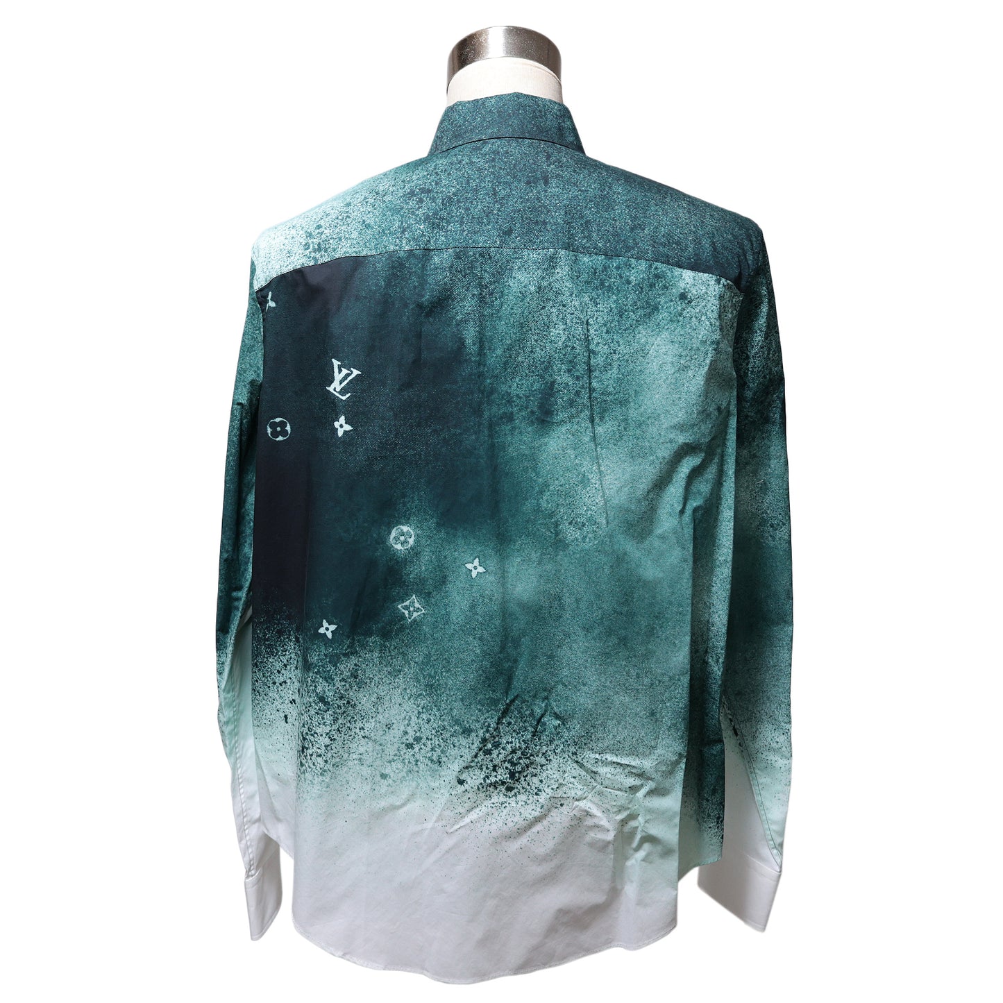 Unused, stored item. LOUIS VUITTON (Louis Vuitton) 23SS Monogram Graphic RM231M TA4HOS15W XL Green Men's Long-Sleeve Shirt
 LV