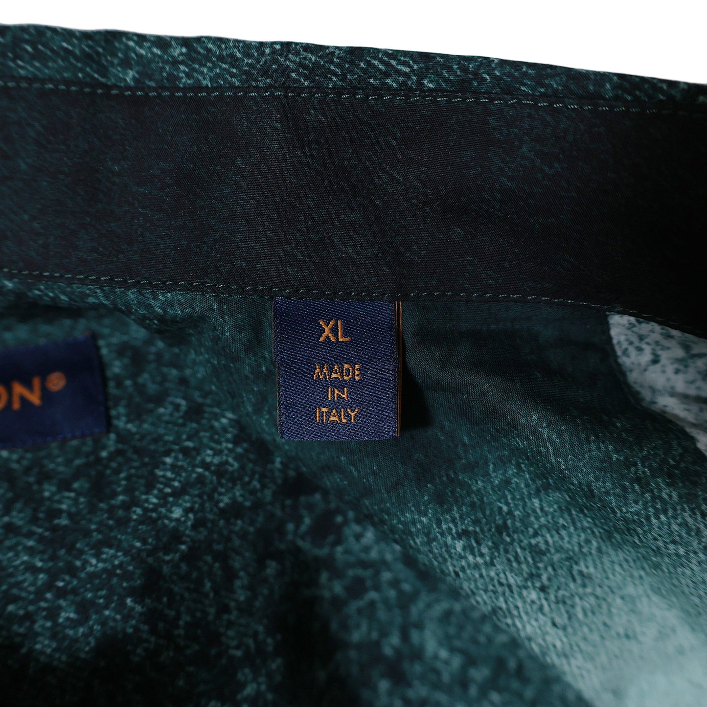 Unused, stored item. LOUIS VUITTON (Louis Vuitton) 23SS Monogram Graphic RM231M TA4HOS15W XL Green Men's Long-Sleeve Shirt
 LV