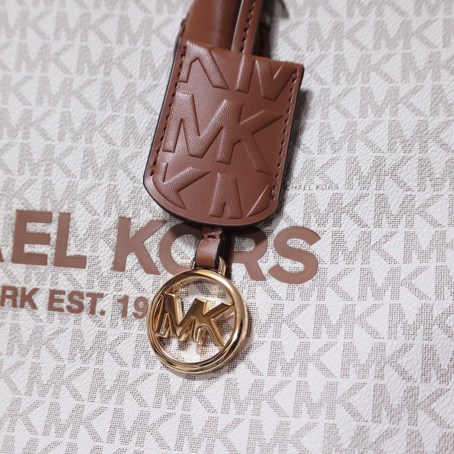 MICHAEL KORS マイケルコース  MKシグネチャー ショッパー ブラウン ホワイト系  クロシェット付  ブラウン  レディース トートバッグ