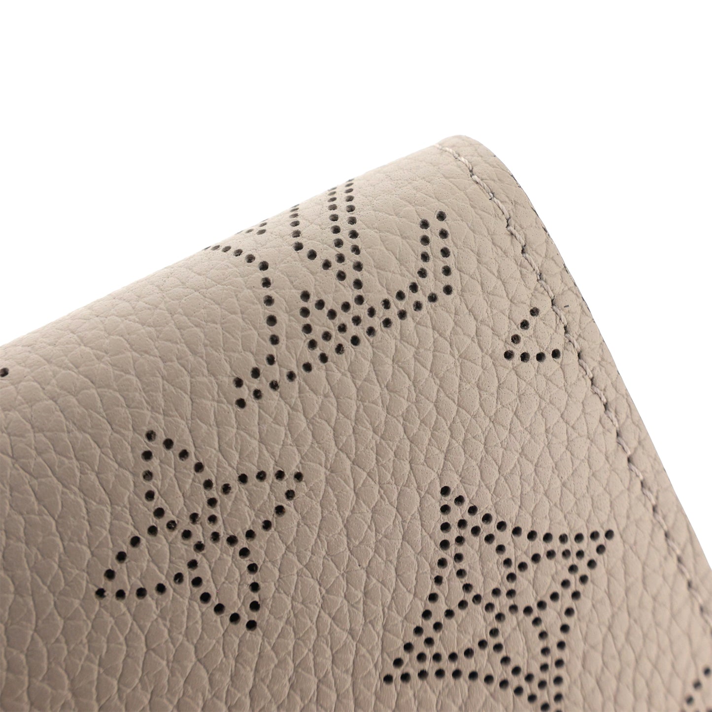 美品 LOUIS VUITTON ルイ・ヴィトン ポリトフォイユ イリス コンパクト M62542 モノグラムマヒナ ガレ ベージュ レディース 二つ折り財布
LV