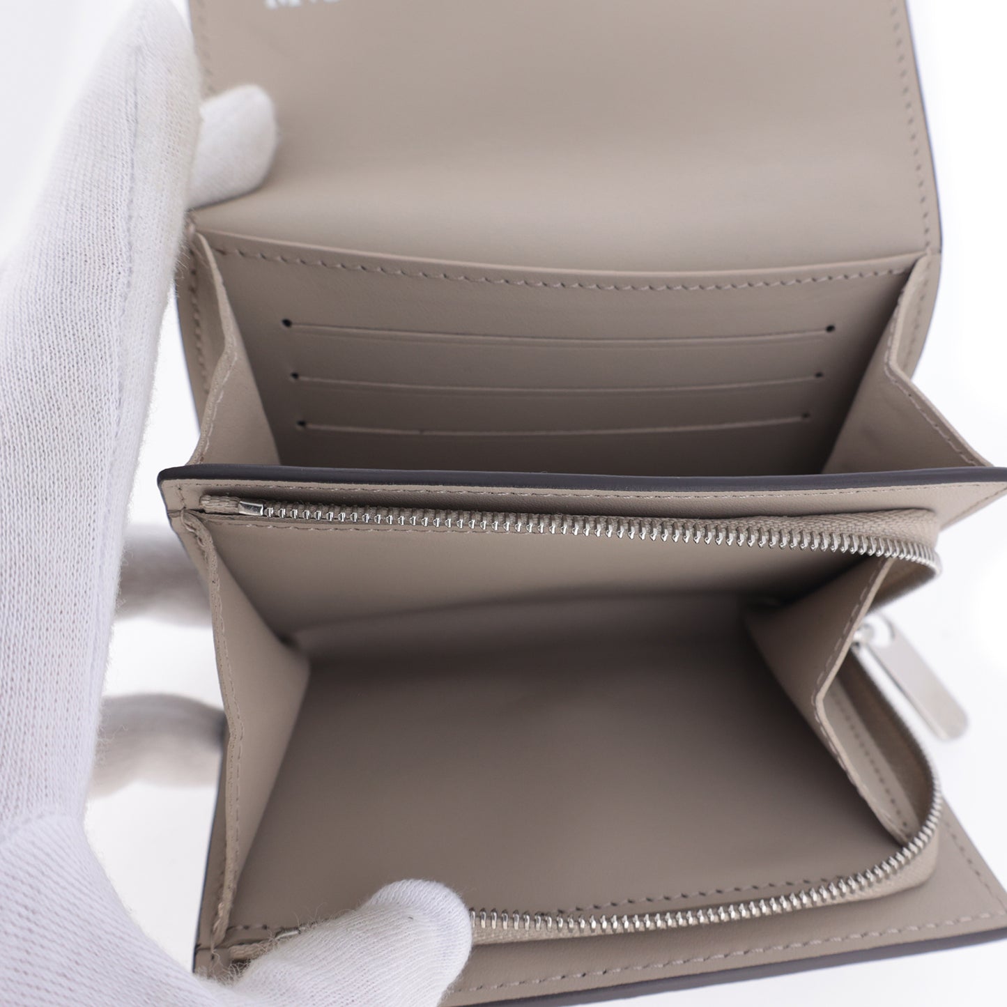 美品 LOUIS VUITTON ルイ・ヴィトン ポリトフォイユ イリス コンパクト M62542 モノグラムマヒナ ガレ ベージュ レディース 二つ折り財布
LV