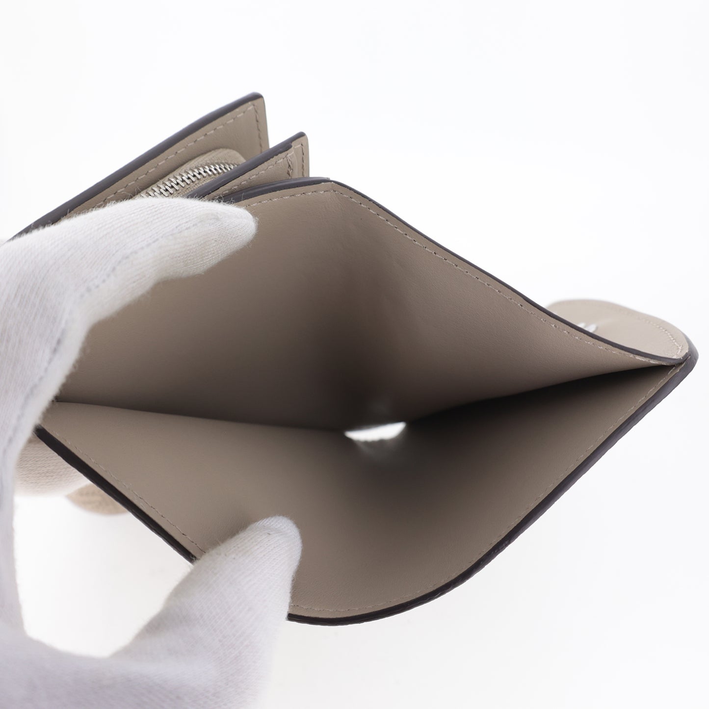 美品 LOUIS VUITTON ルイ・ヴィトン ポリトフォイユ イリス コンパクト M62542 モノグラムマヒナ ガレ ベージュ レディース 二つ折り財布
LV