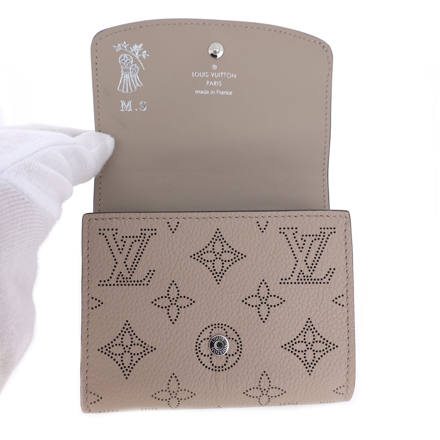 美品 LOUIS VUITTON ルイ・ヴィトン ポリトフォイユ イリス コンパクト M62542 モノグラムマヒナ ガレ ベージュ レディース 二つ折り財布
LV