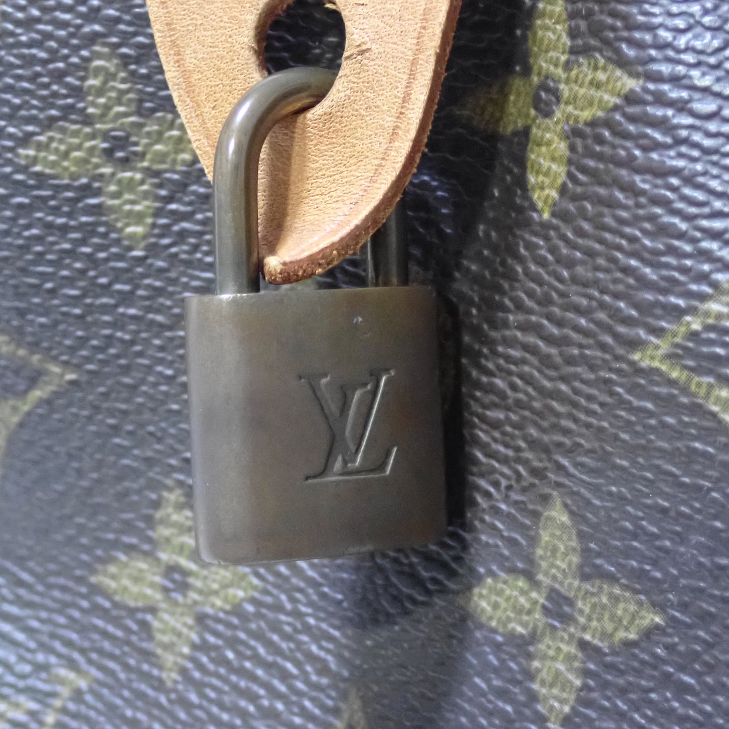 LOUIS VUITTON ルイ・ヴィトン スピーディー35 M41107 モノグラム ブラウン レディース ハンドバッグ
LV