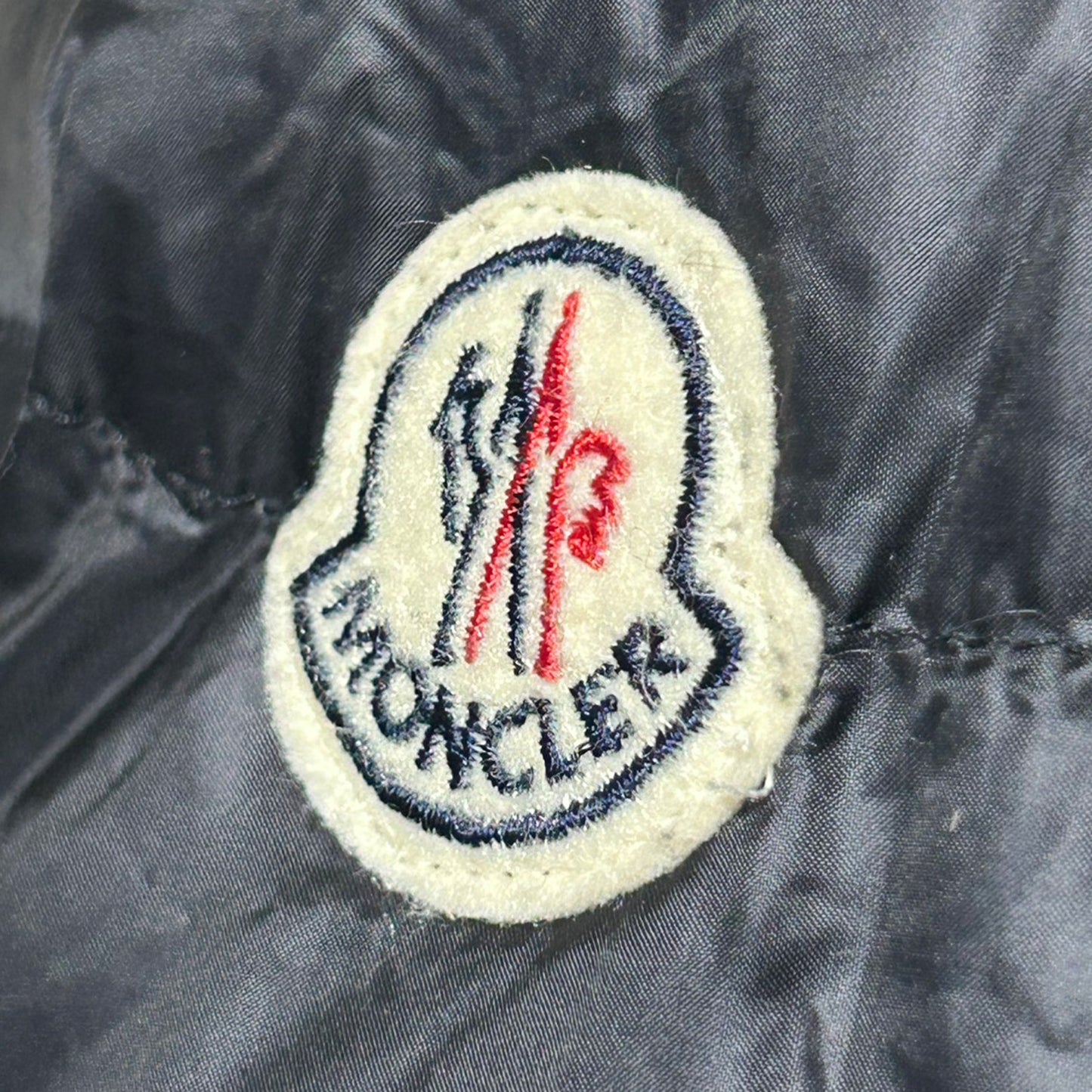 MONCLER モンクレール ダウンジャケット ケープ ブラック レディース ポンチョ