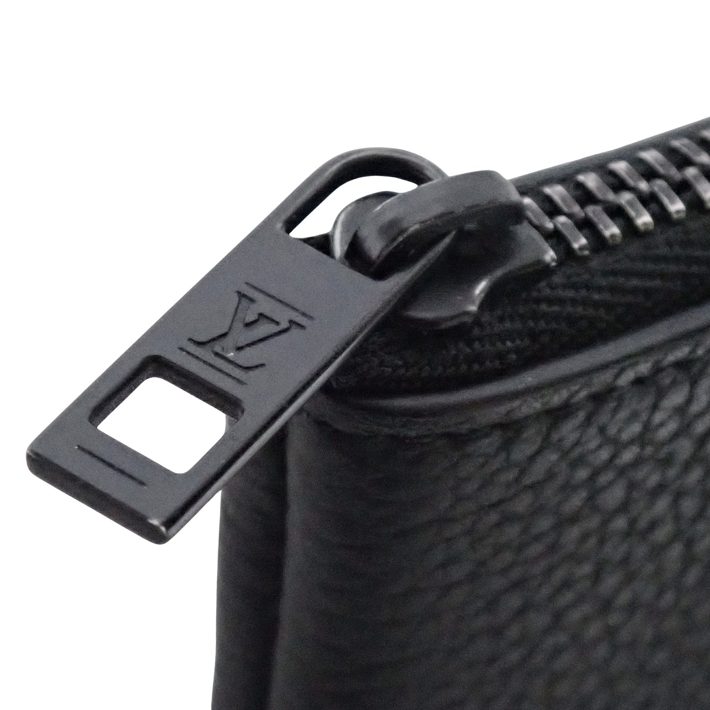 LOUIS VUITTON ルイ・ヴィトン アエログラム ポシェット クレ M81031 ブラック メンズ コインケース
LV