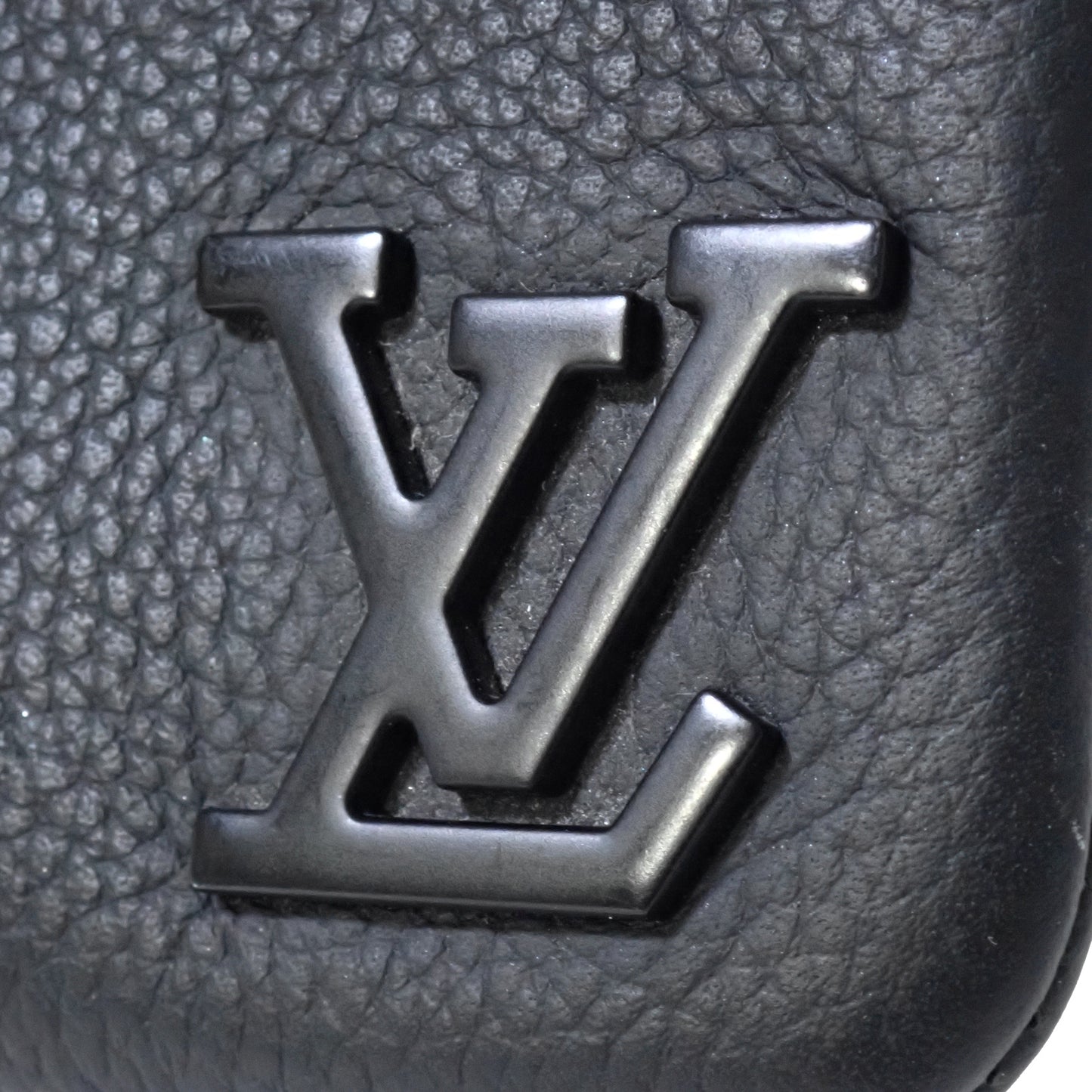 LOUIS VUITTON ルイ・ヴィトン アエログラム ポシェット クレ M81031 ブラック メンズ コインケース
LV