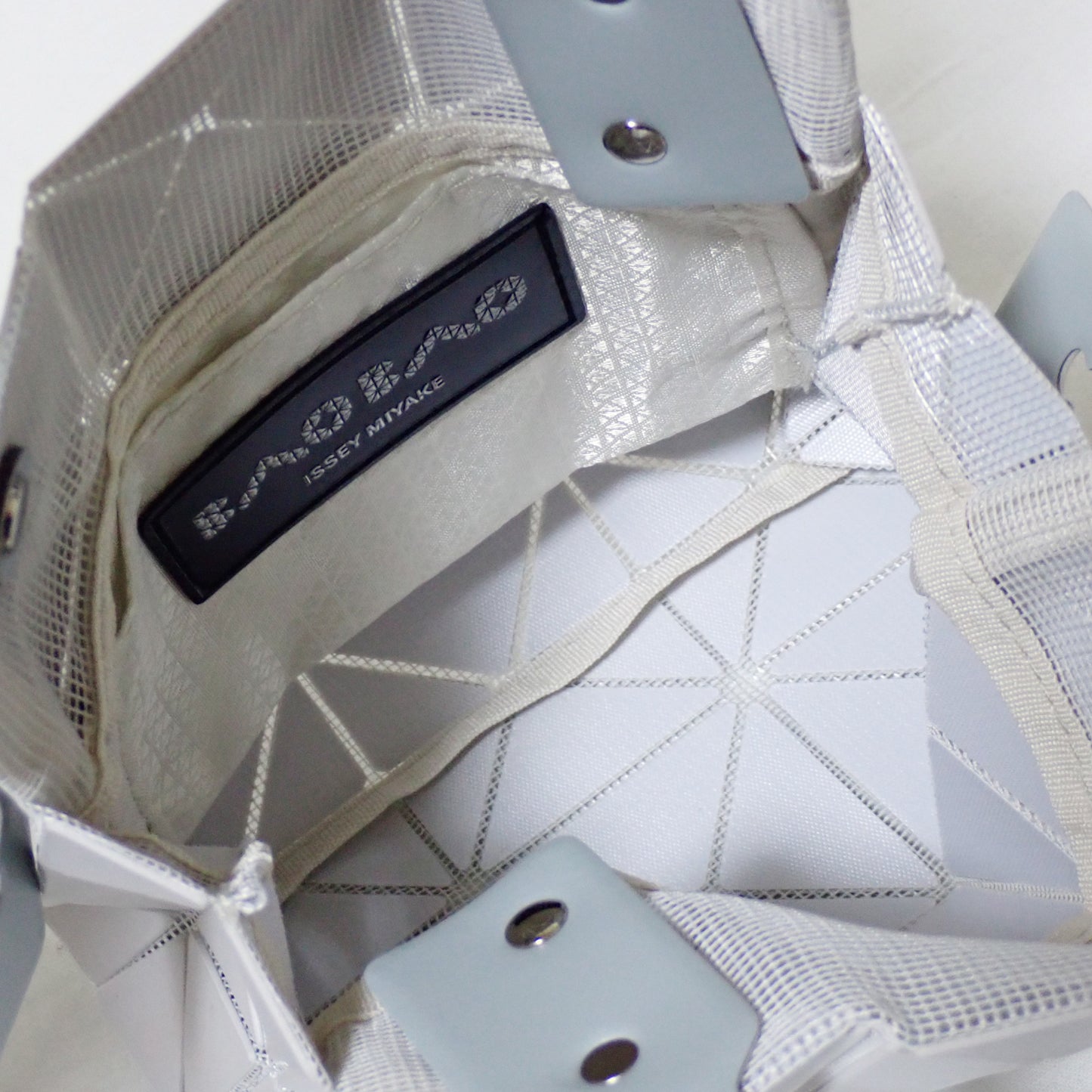 ISSEY MIYAKE イッセイミヤケ バオバオ カラット CARAT BB83-AG043 ライトグレー グレー レディース ハンドバッグ