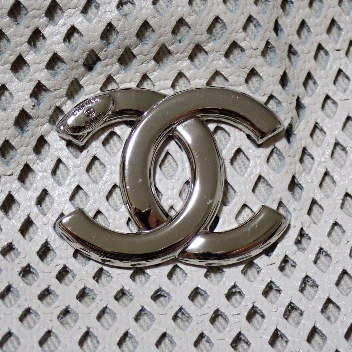 CHANEL シャネル ココマーク メッシュ パンチング チェーンショルダー ホワイト レディース トートバッグ