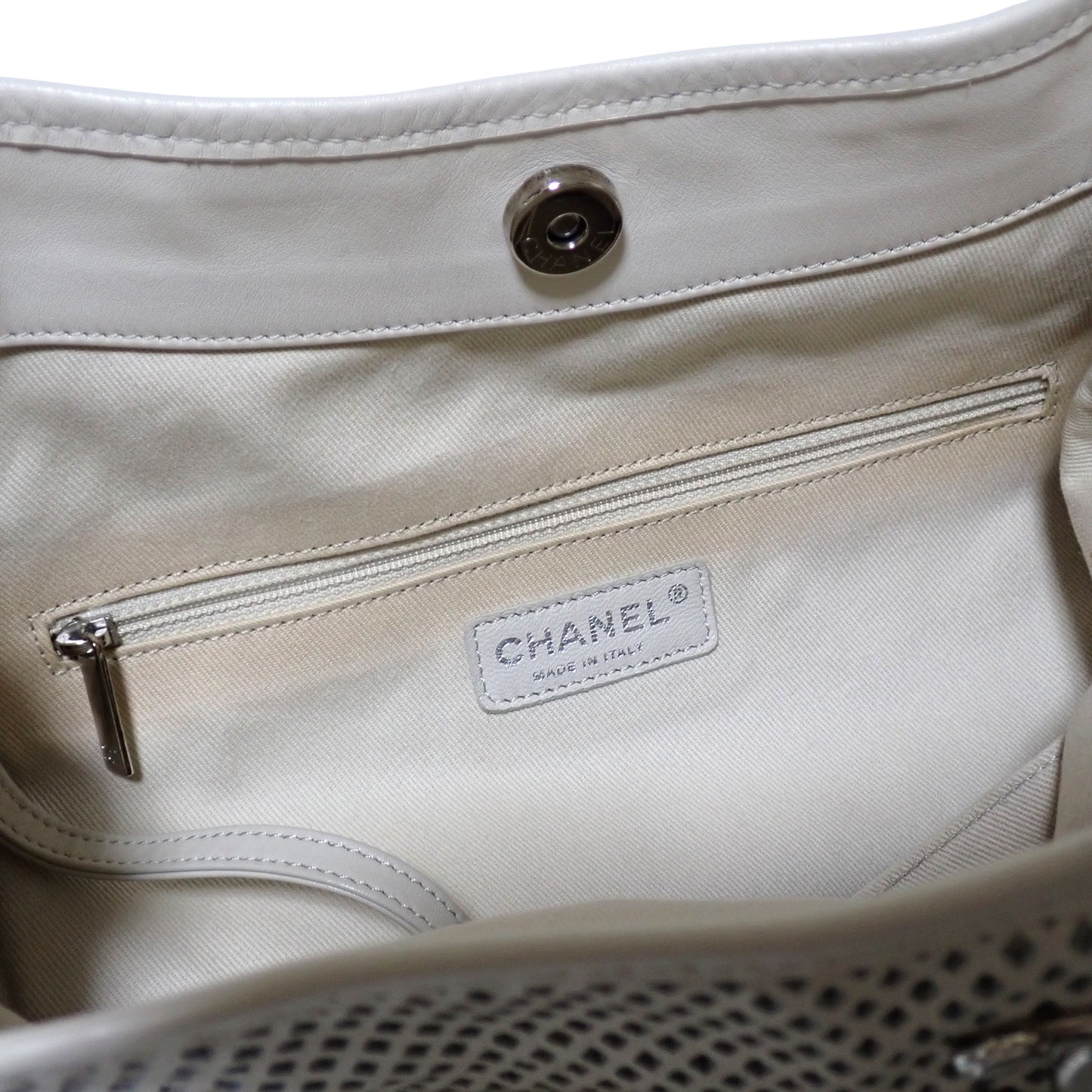 CHANEL シャネル ココマーク メッシュ パンチング チェーンショルダー ホワイト レディース トートバッグ