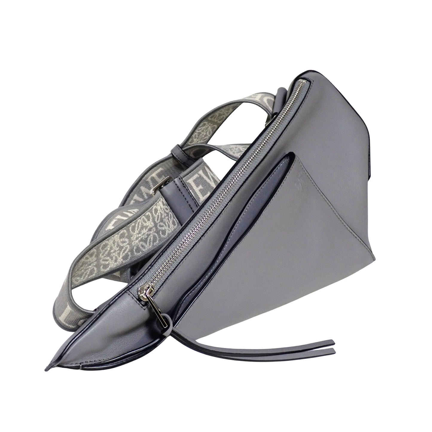 美品 LOEWE ロエベ アントン スリンク クロスボディバッグ ワンショルダーバッグ グレー レディース ボディバッグ