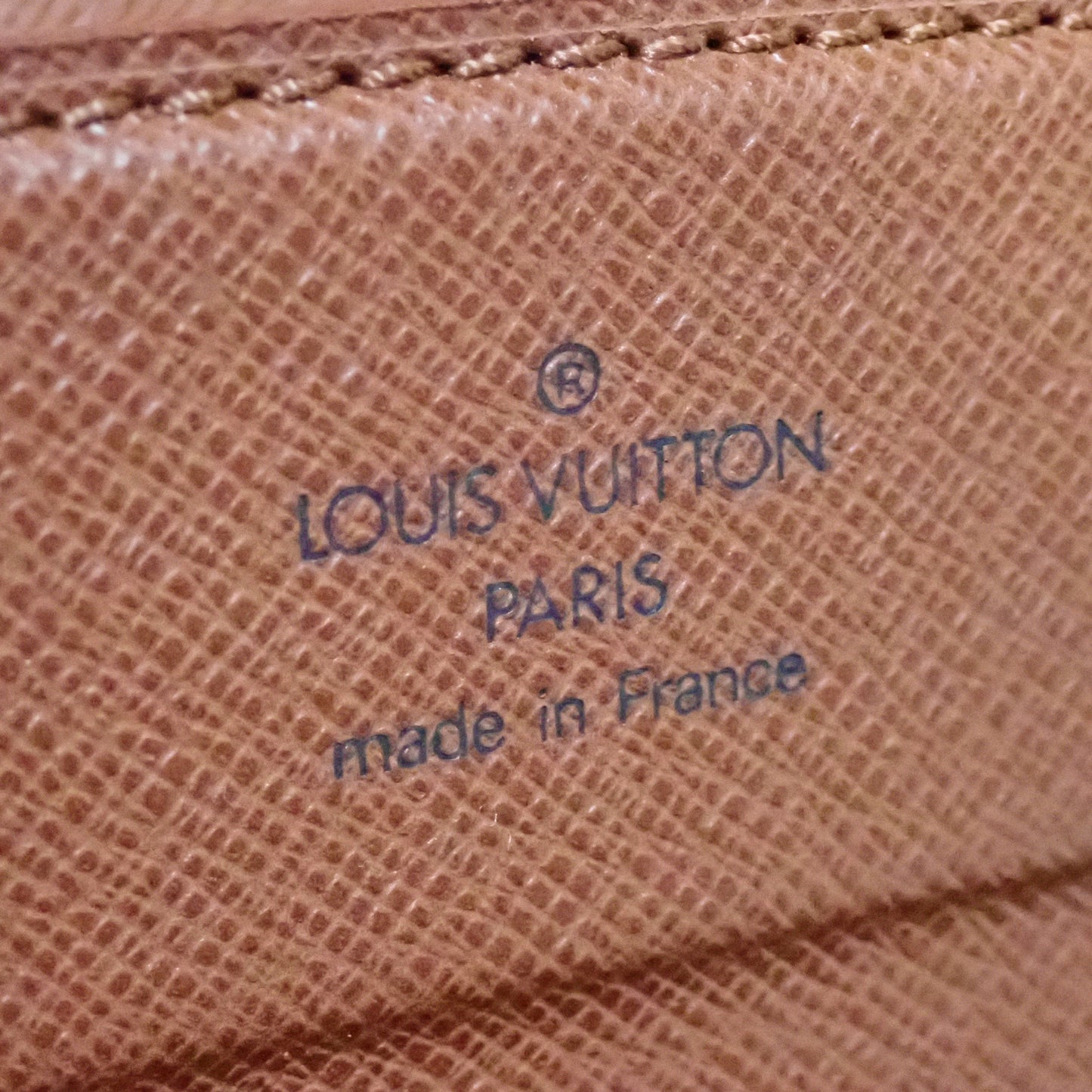 LOUIS VUITTON ルイ・ヴィトン コトヴィル45 モノグラム M21423 アタッシュケース ブラウン メンズ トランク
LV