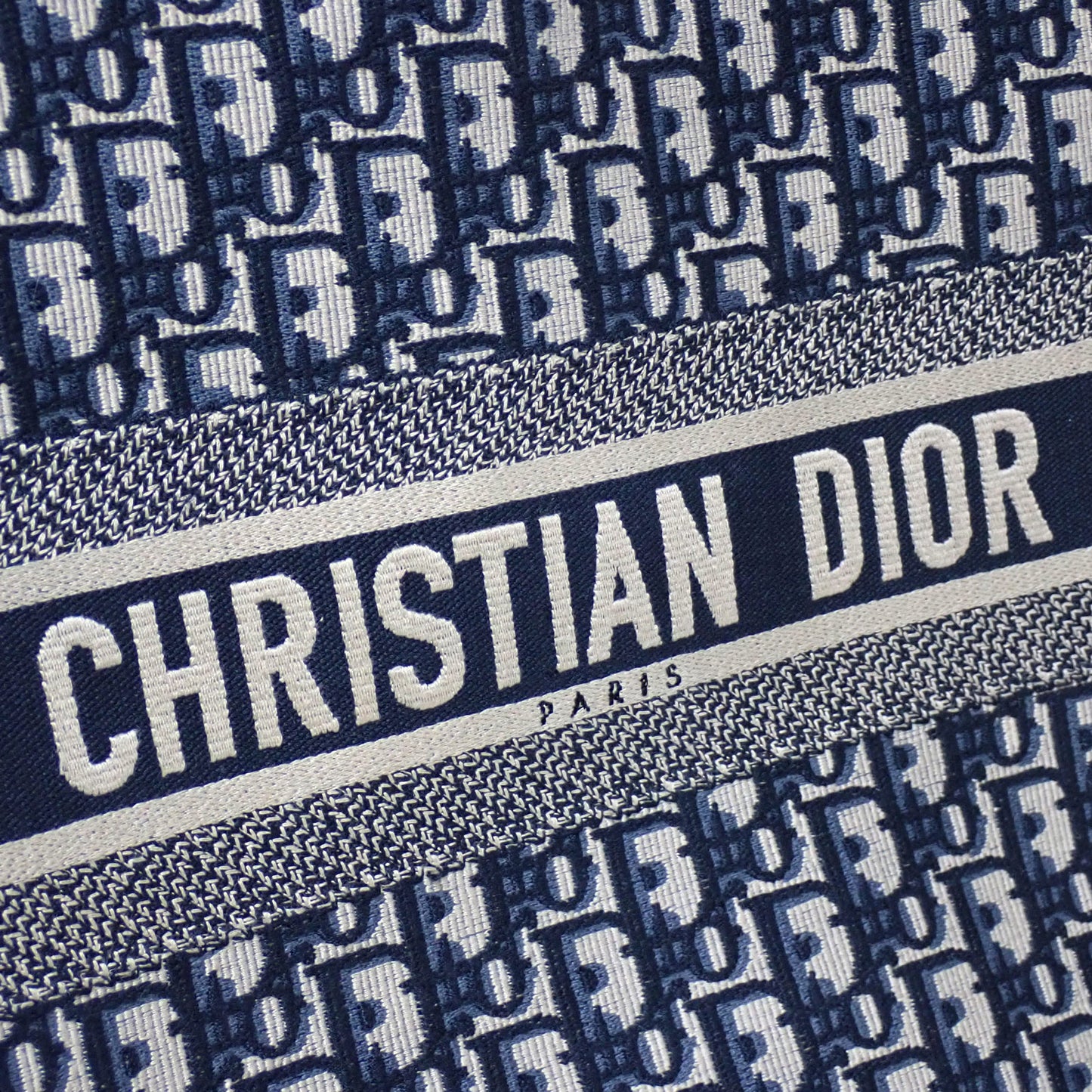 상태 좋은 DIOR 디올 북 토트 라지 오블리크 자수 M1286ZRIW_M828 네이비 여성용 토트백