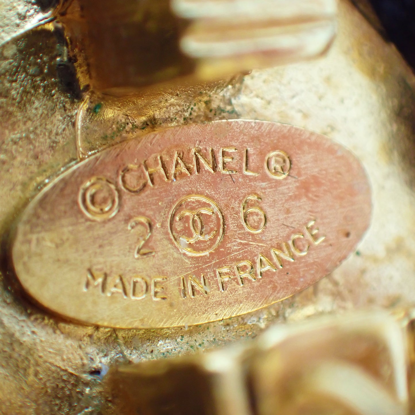 CHANEL シャネル フェイクパール レザーチェーン 26 ゴールド ヴィンテージ ゴールド レディース イヤリング
