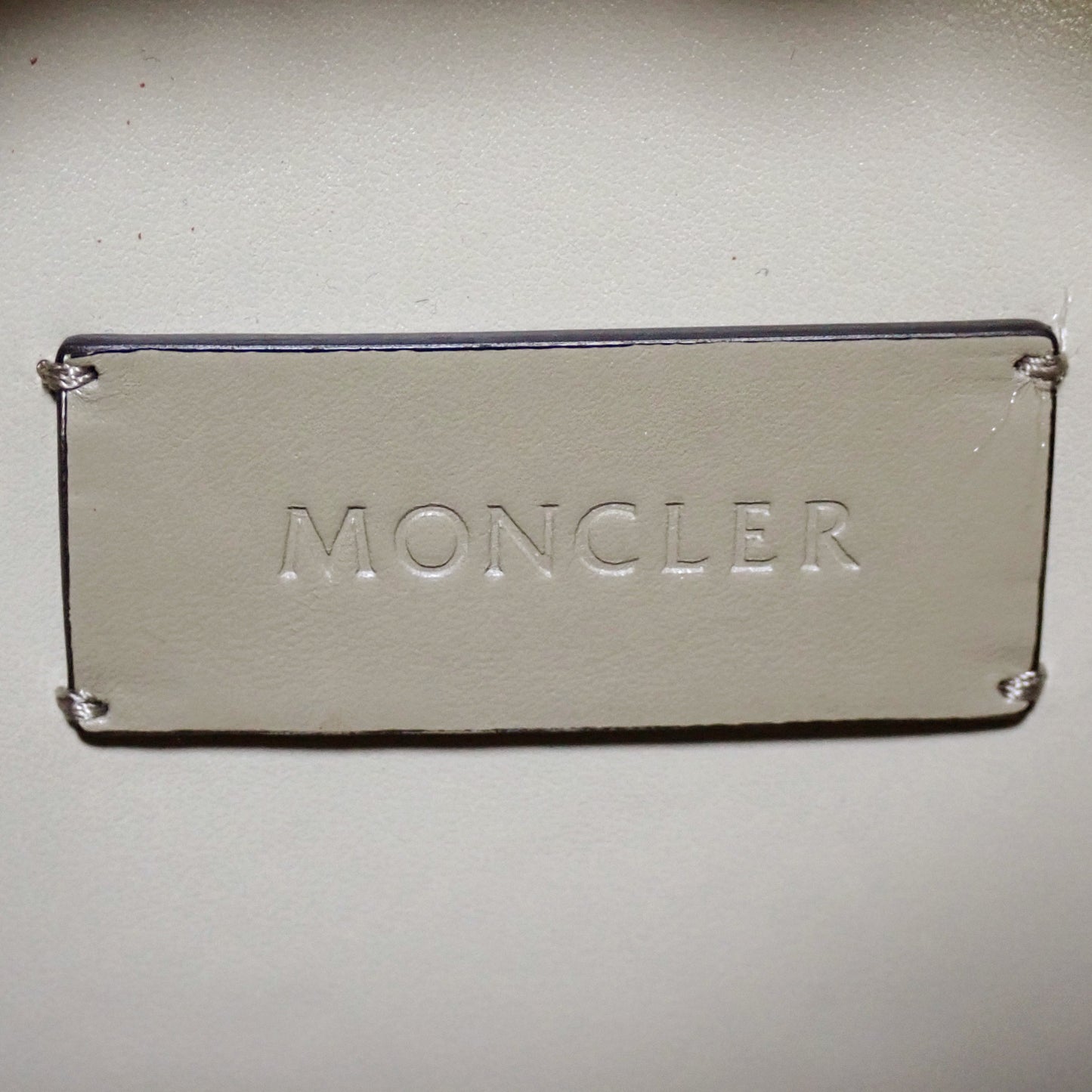 MONCLER モンクレール バーティカル クロスボディバッグ レザー J209A5L00002 ユニセックス ベージュ レディース ショルダーバッグ