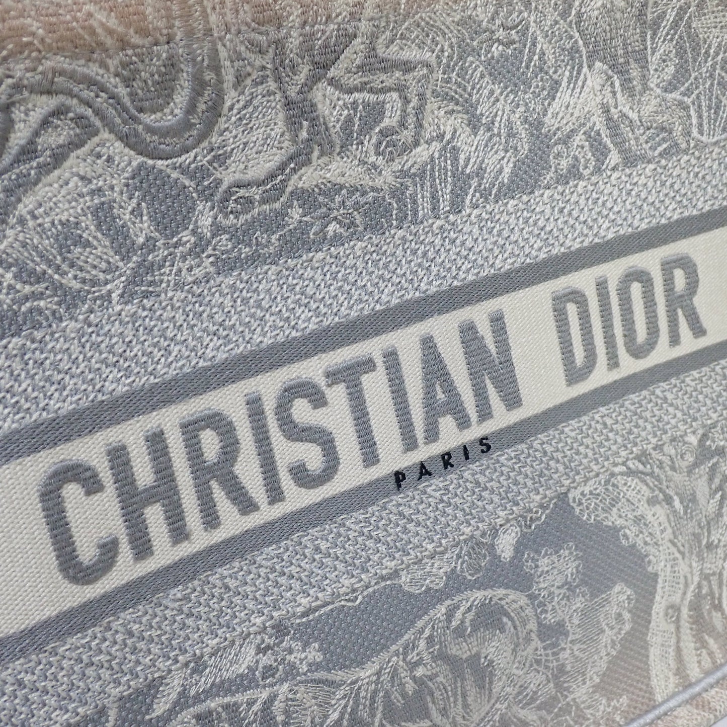 DIOR ディオール BookTote ブックトート ミディアム トワル ドゥ ジュイ エンブロイダリー M1296ZRGO_M20I グレー グレー レディース トートバッグ