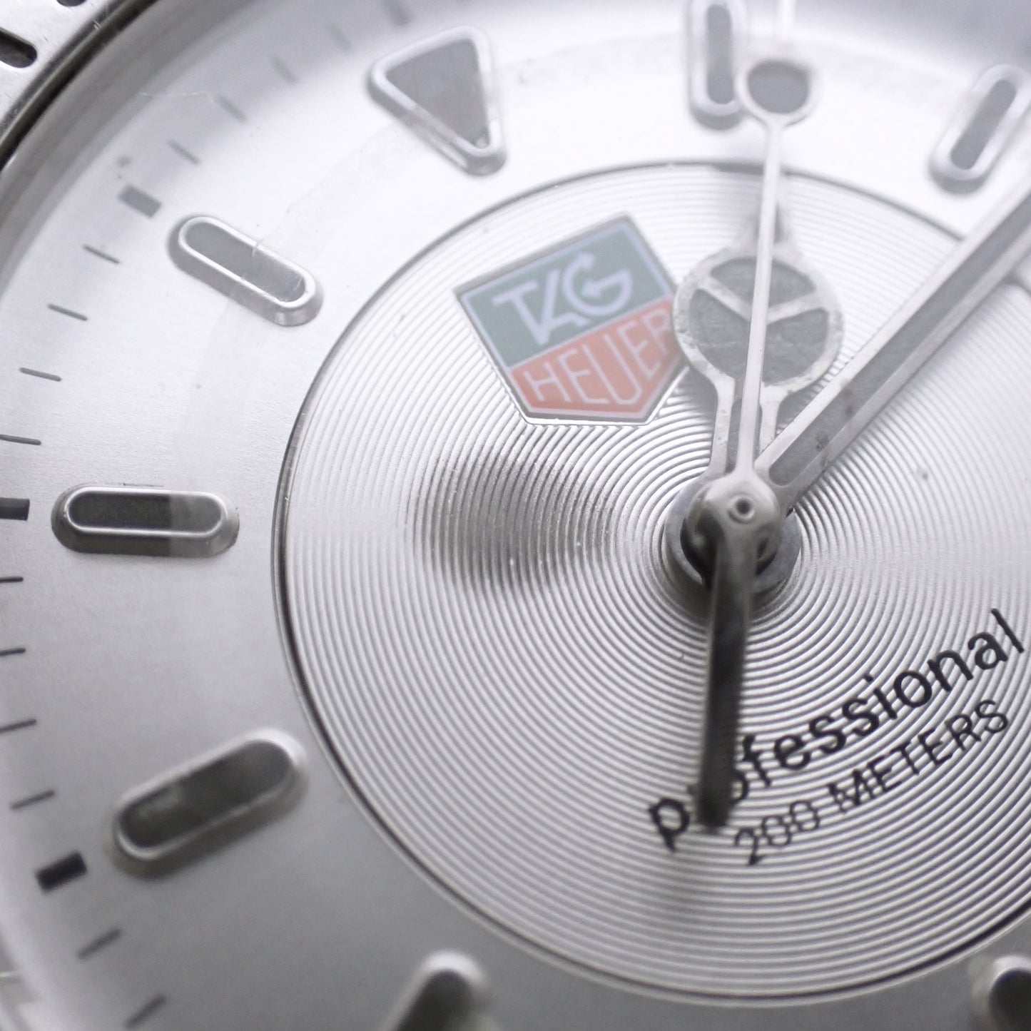 TAG HEUER タグホイヤー セルシリーズ プロフェッショナル 200m WG111B メンズ 腕時計