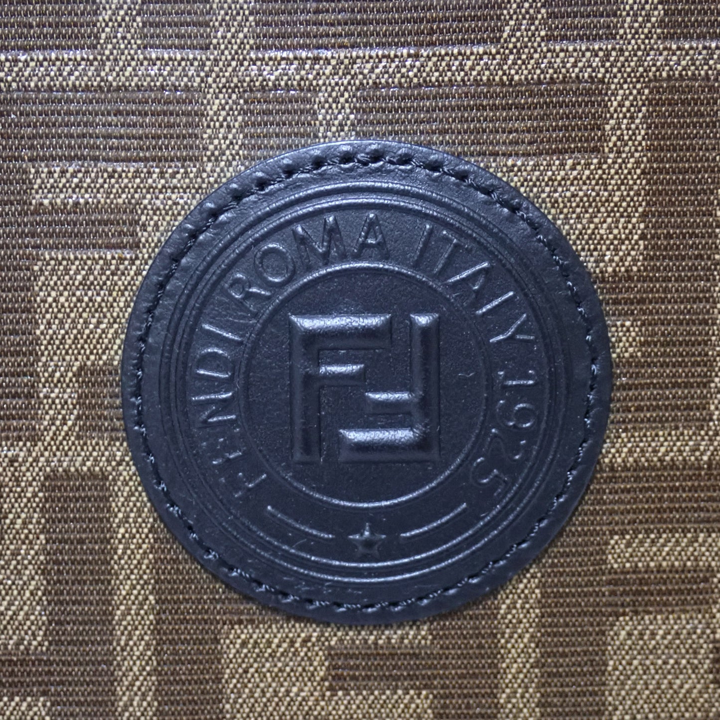 FENDI フェンディ ディフェンダー ピーカブー ミディアム バッグカバー ズッカ ブラウン レディース ハンドバッグ
