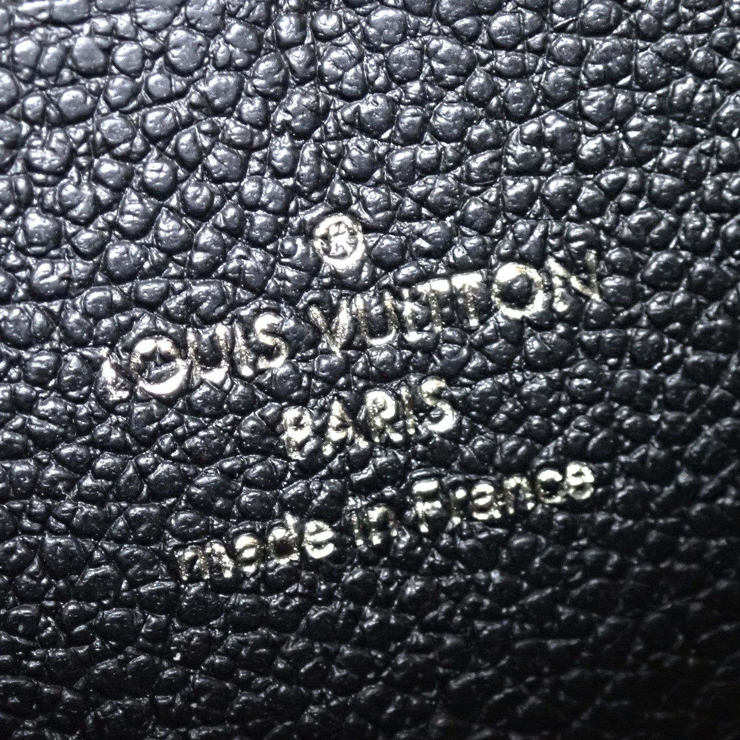LOUIS VUITTON ルイ・ヴィトン ジッピーウォレット M61864 モノグラム・アンプラント ブラック メンズ 長財布
LV