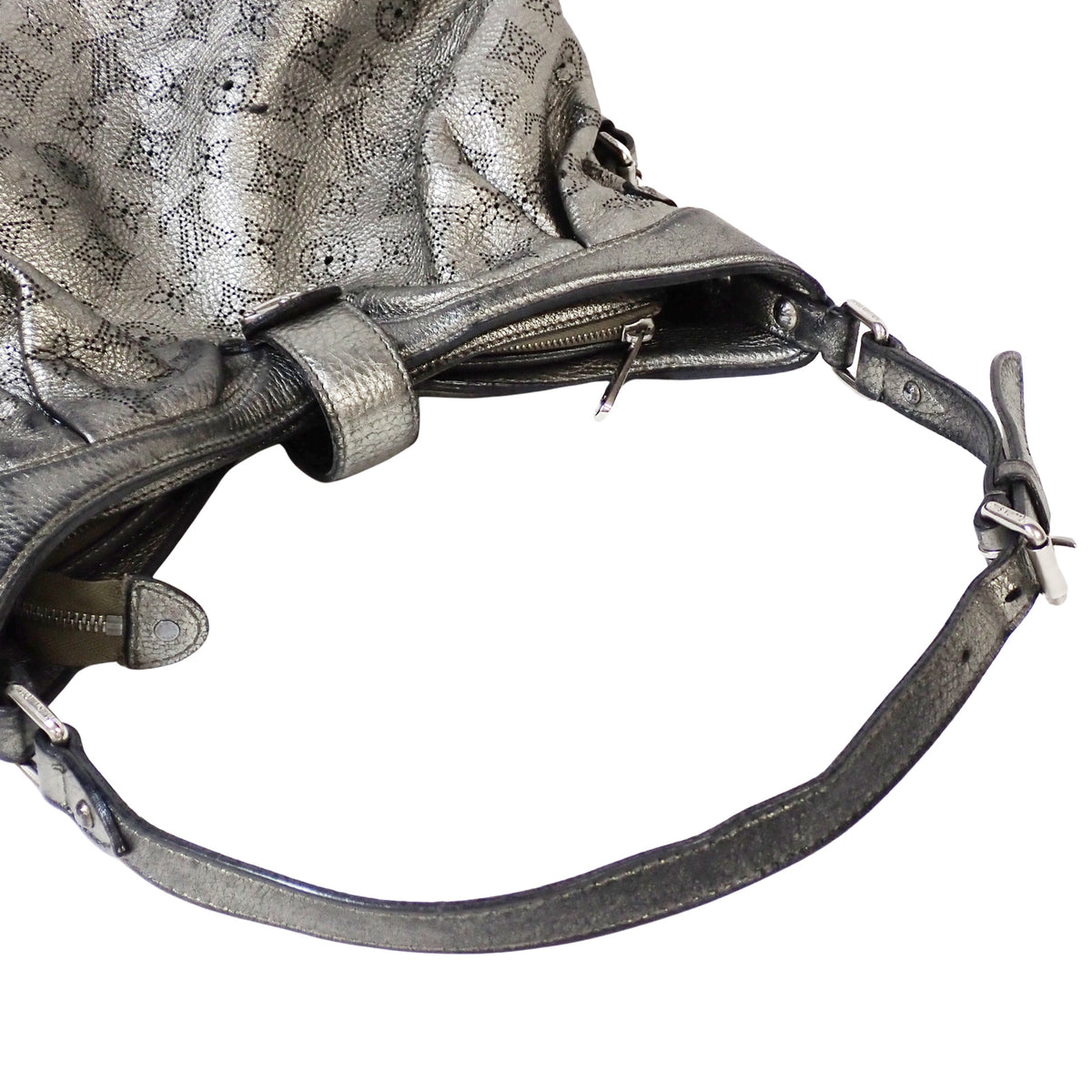 LOUIS VUITTON ルイ・ヴィトン マヒナ XS アルジャン M95718 メタリックシルバー シルバー レディース ショルダーバッグ
LV